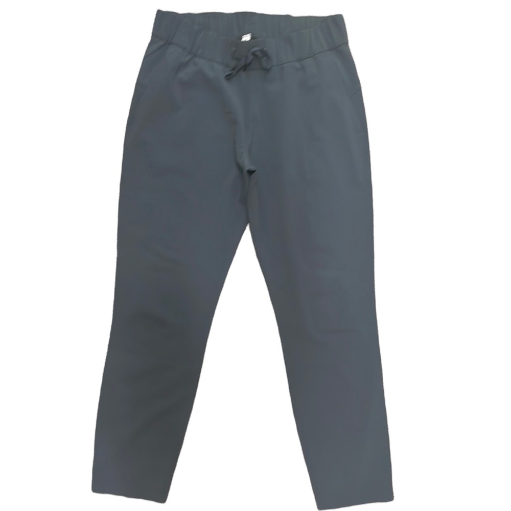 Lululemon On The Fly pants. Size 6